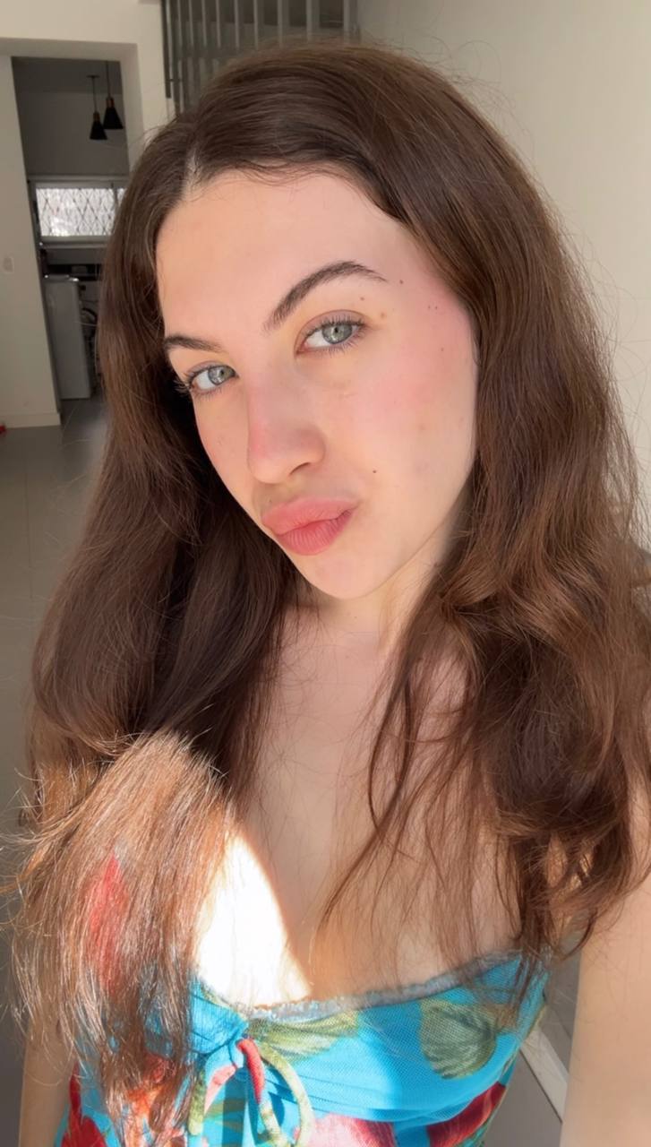 Nude girl Amber in Raleigh