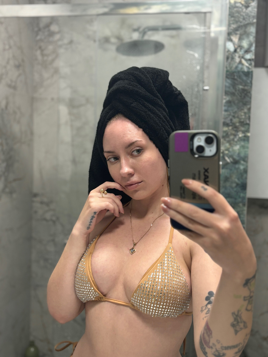 Nude girl KateV in Raleigh